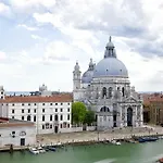 Ca Dama Del Pozzo Apartment