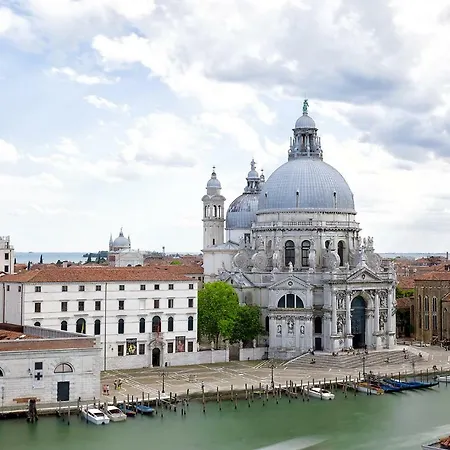 Ca Dama Del Pozzo Apartman