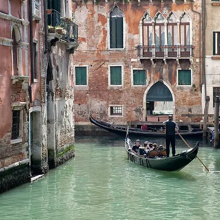 Ca Dama Del Pozzo Apartman *